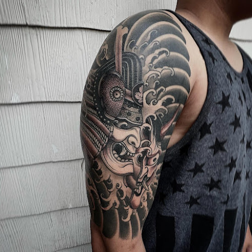 True craft tattoo house tattoo shop in Sacramento, California