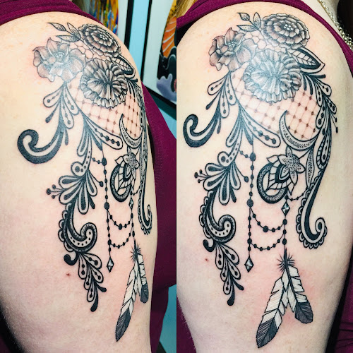 Old Town Tattoo - Professional tattoo shop in Saginaw, Michigan