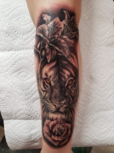 Rock Solid Tattoo - Professional tattoo shop in Saginaw, Michigan