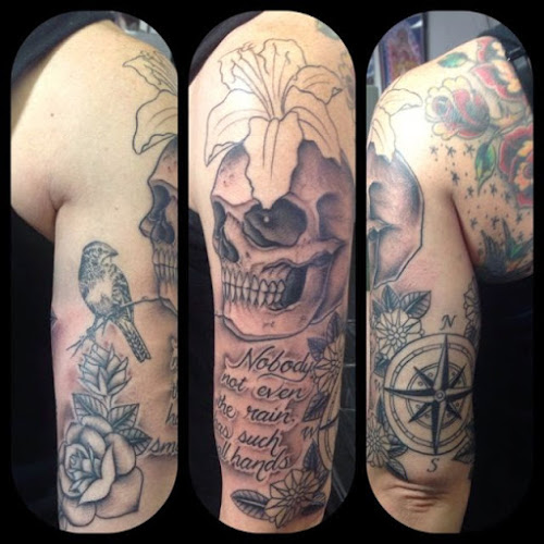 Santa Clarita Tattoo & Body Piercing tattoo shop in Santa Clarita, California