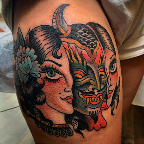 Electric Cobra Tattoo Parlor tattoo shop in Seattle, Washington