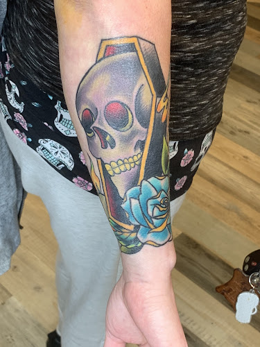 Hummingbird Tattoo Studio tattoo shop in Shawnee Hills, Ohio