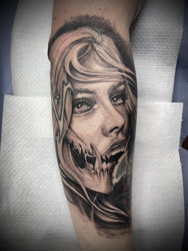 Paradise City Tattoo tattoo shop in Sherman Oaks, California