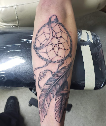 Outlaw Tattoos and Piercings tattoo shop in Sioux Falls, South Dakota