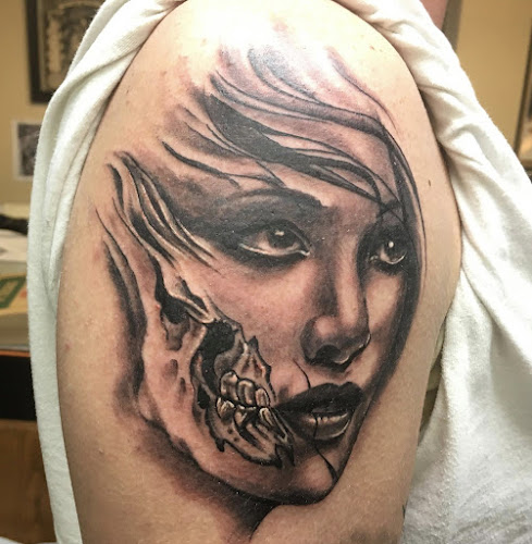 South Milwaukee Tattoo tattoo shop in South Milwaukee, Wisconsin