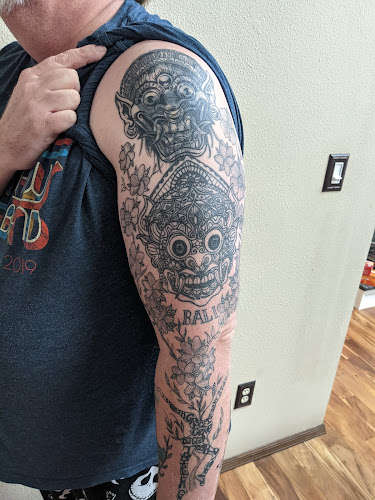 Barrytheneedle tattoo shop in St Charles, Missouri