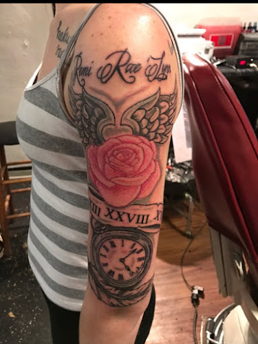 Pearl Gallery / Black Pearl Tattoo tattoo shop in St. Louis, Missouri