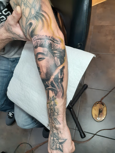 TRX Tattoos & Piercings tattoo shop in St. Louis, Missouri