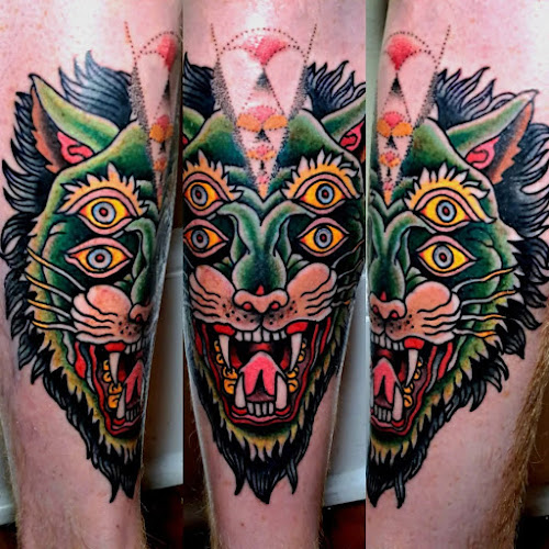 OLD PRO TATTOO LLC. TATTOO AFTERCARE & MED.GRADE PRODUCTS FOR TATTOOING- MEDICINAL HEALING CARE CO. PRODUCTS LINE - Professional tattoo shop in Summerville, South Carolina