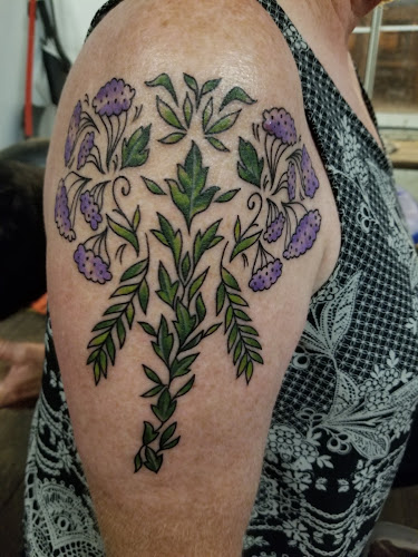 Roses and Ruins Tattoo Summerville tattoo shop in Summerville, South Carolina