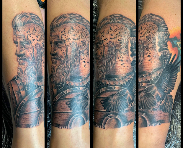 Knuckles & Needles Tattoo Parlor tattoo shop in Sunbury, Pennsylvania