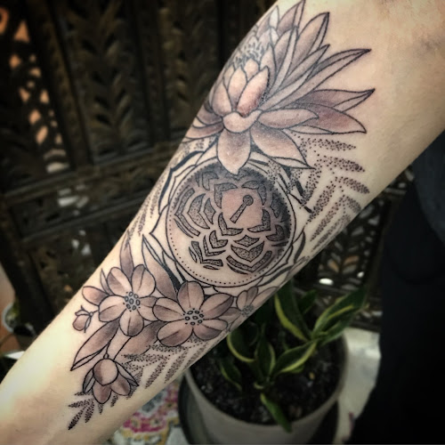 Lucid Tattoo Gallery tattoo shop in Tecumseh, Michigan