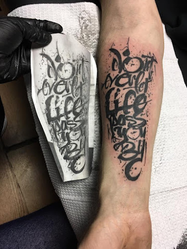 Enchanted Moon tattoo Studio tattoo shop in Vassar, Michigan