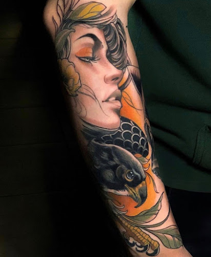 DE LA LUZ - Genuine Tattoo tattoo shop in Ventura, California