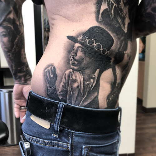 HARP+ROSE tattoo shop in Ventura, California