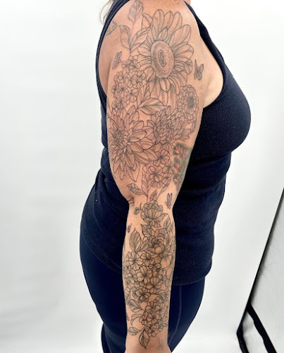 Blue Horseshoe Tattoo & Piercing tattoo shop in Virginia Beach, Virginia