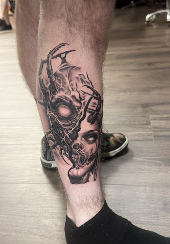 Flat Mag studio tattoo shop in Warren, Ohio