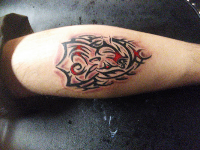 Cali Tattoo's & Accessories tattoo shop in Washington, Pennsylvania