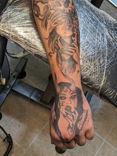 Ink addicts tattoo shop in Washington, Pennsylvania