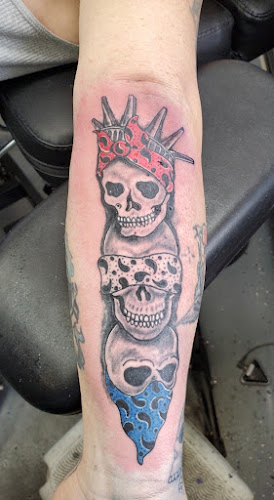 Mad House Ink tattoo shop in White Oak, Pennsylvania