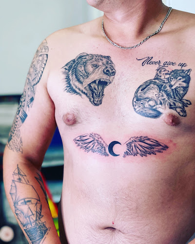 Draw On Me Tattoo Studio tattoo shop in Winnetka, California