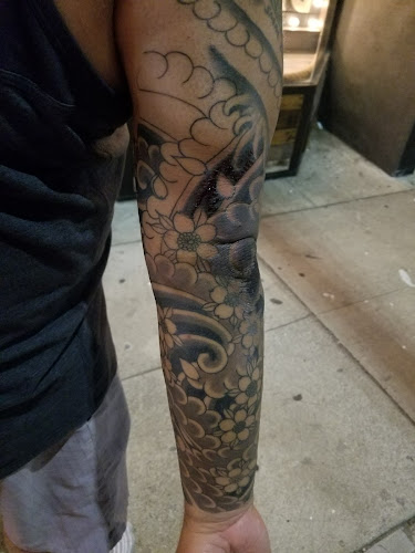 Oak & Poppy Tattoos & Piercings tattoo shop in Woodland Hills, California