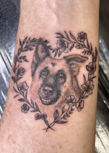 The Black Rose Tattoo & Lounge tattoo shop in Woodstock, Virginia